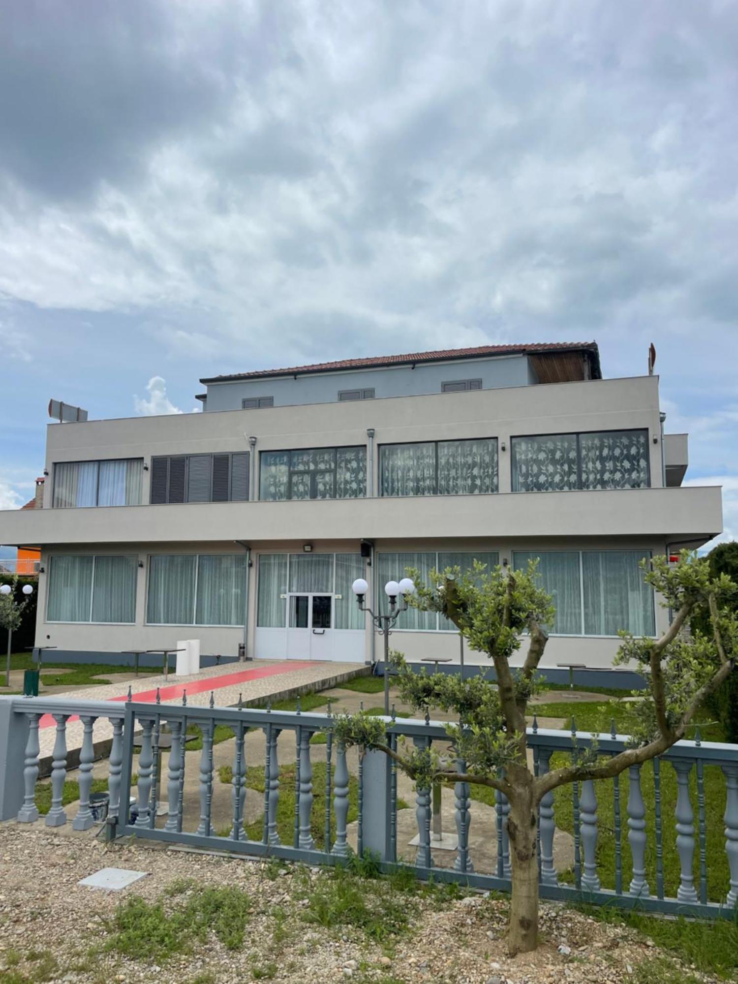 Hostel Internacional Grile Exterior photo